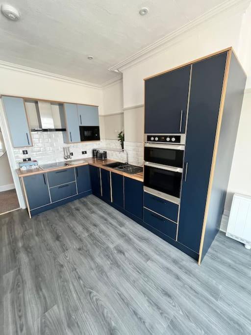 Stunning 2 Bedroom Ground Floor Sea View Apartment Rhôs-on-Sea Екстериор снимка